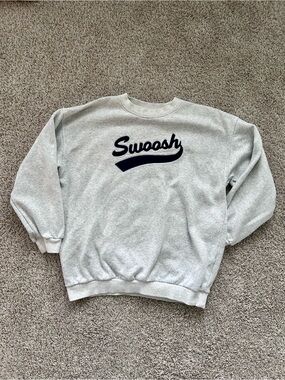 Nike Girl’s L Swoosh Crewneck Sweatshirt - Light Gray with Navy Script